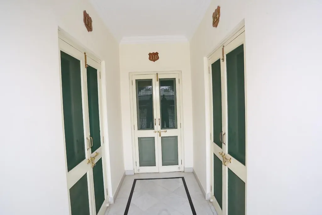 Garden Hotel - Heritage By Hrh Group Of Hotels Udaipur 3*,