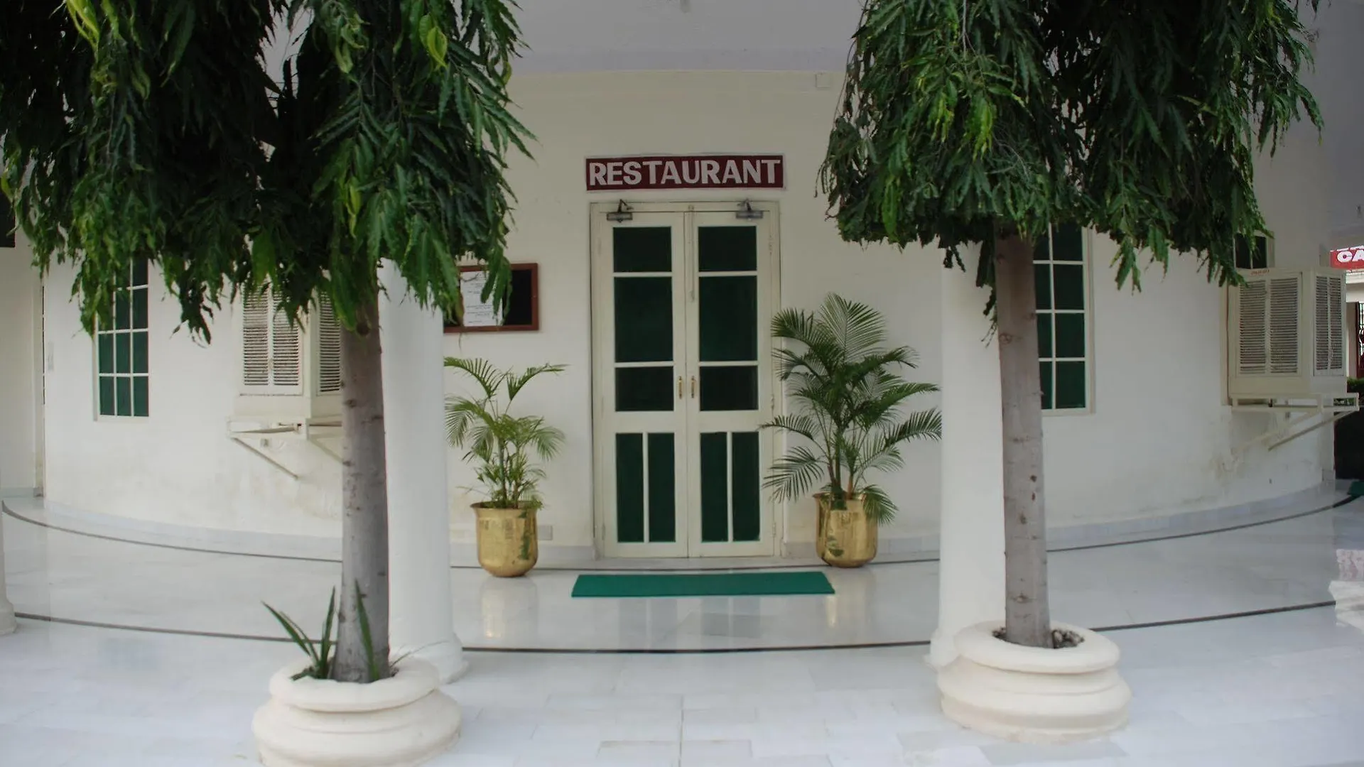 Garden Hotel - Heritage By Hrh Group Of Hotels Udaipur 3*,